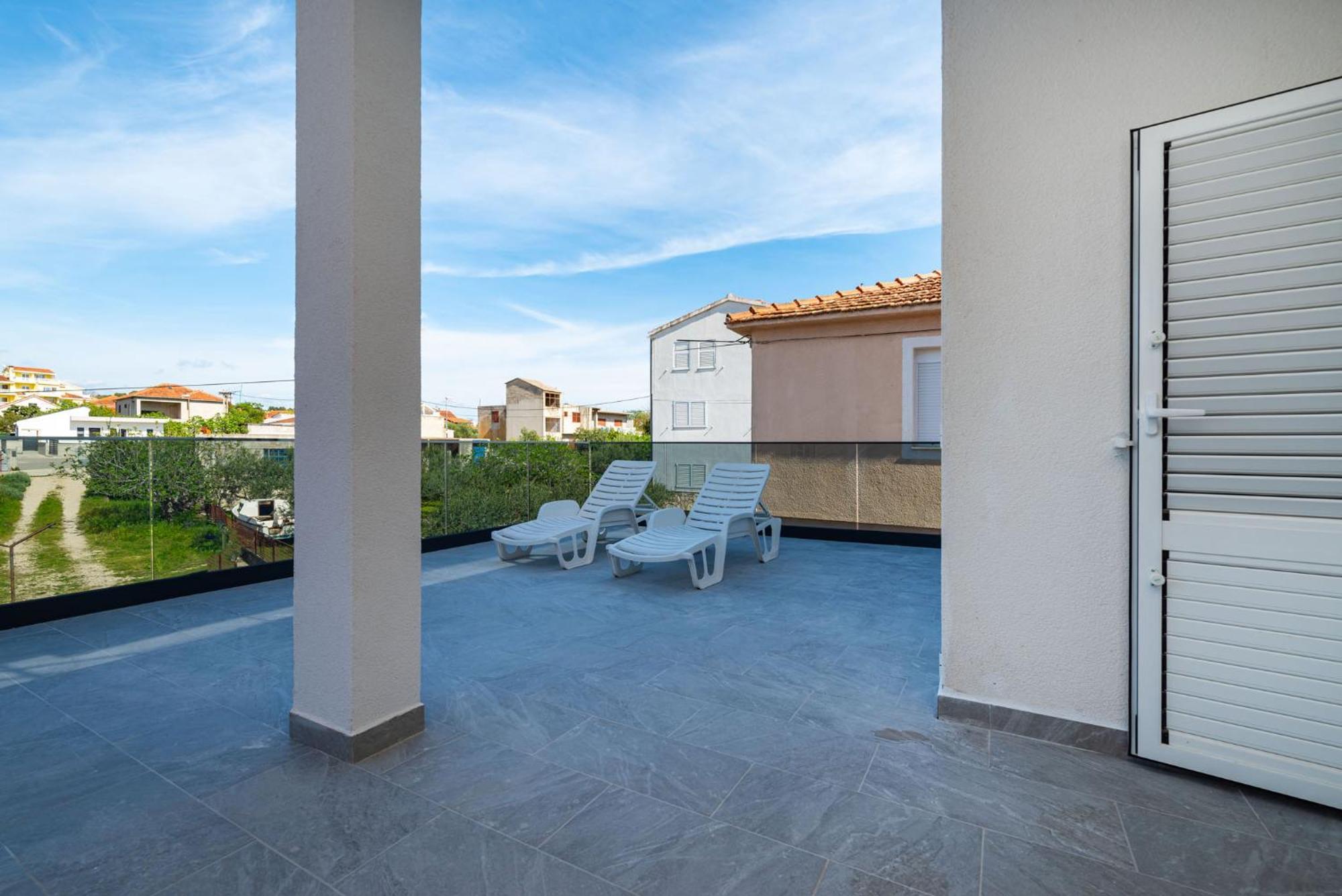 Apartments Lucija Mari Tribunj  Exterior photo
