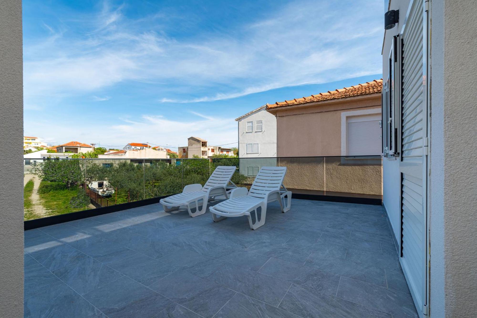 Apartments Lucija Mari Tribunj  Exterior photo